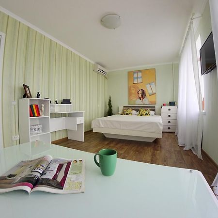 Flatsy At Botanichniy Sad Underground Apartment Harkiv Exterior foto