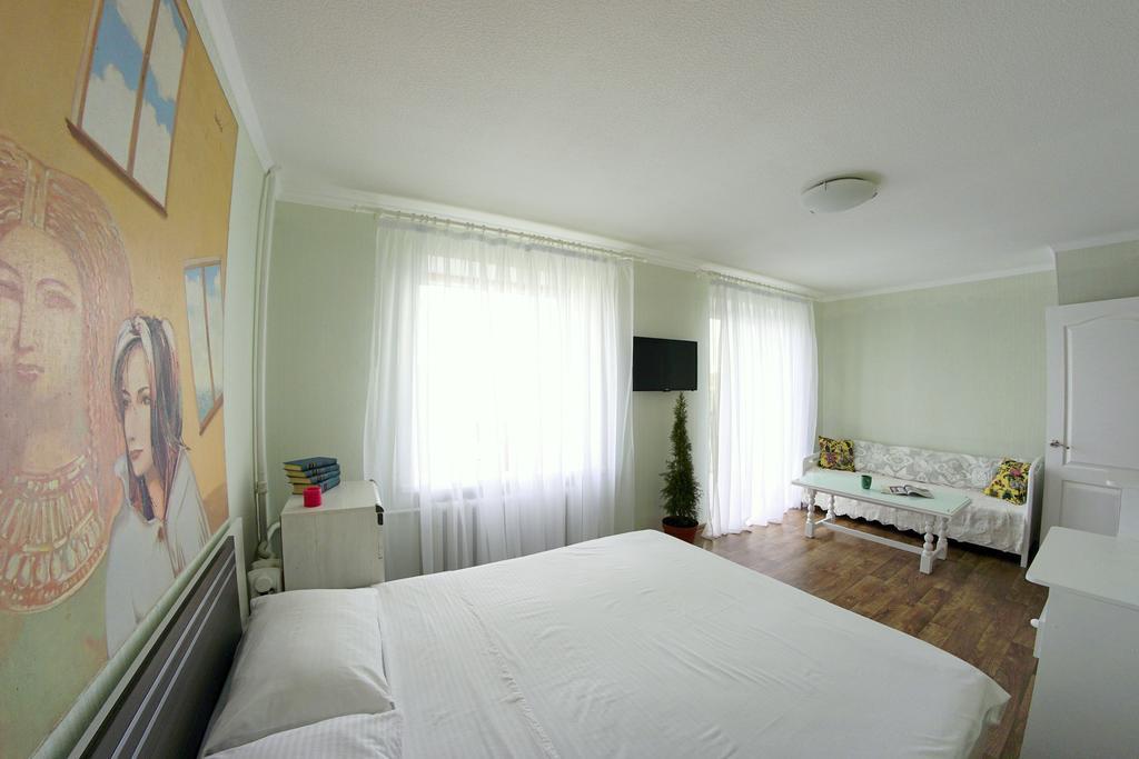 Flatsy At Botanichniy Sad Underground Apartment Harkiv Exterior foto